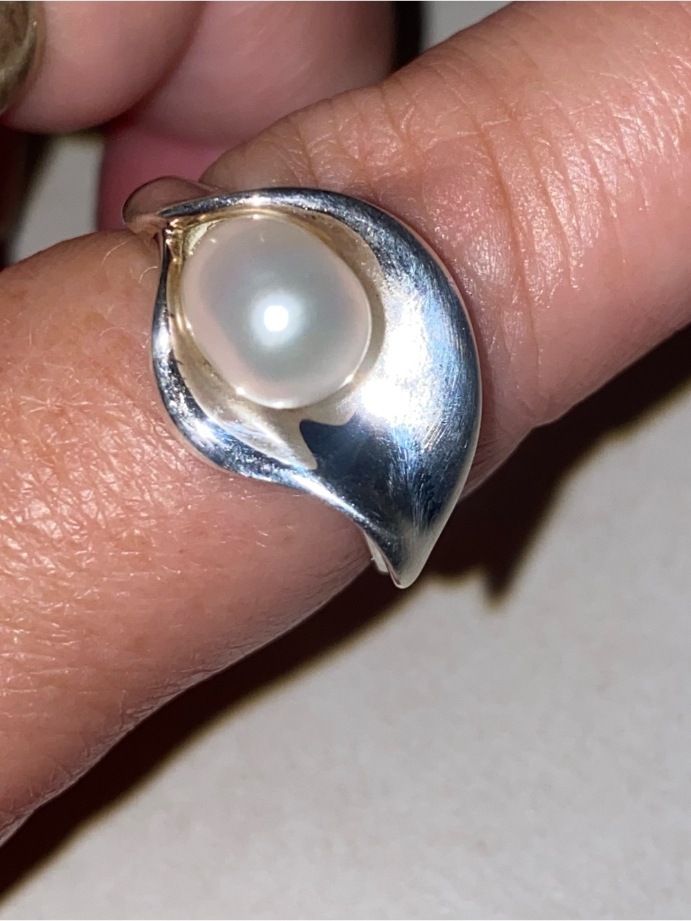 Sterling Silver Pearl Lily Leaf Ring - White Pearl